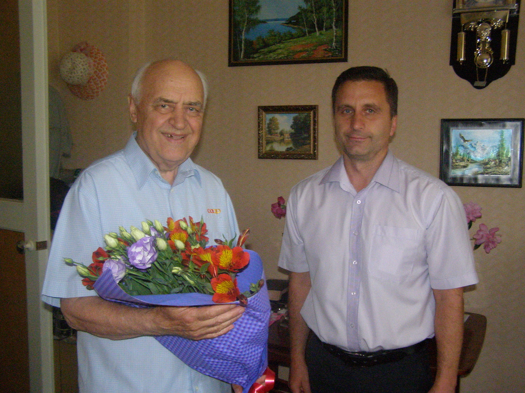 слово про редактора: покликання робити новини і добрі справи.  миколі кажукалу - 80 років!. Зображення 1