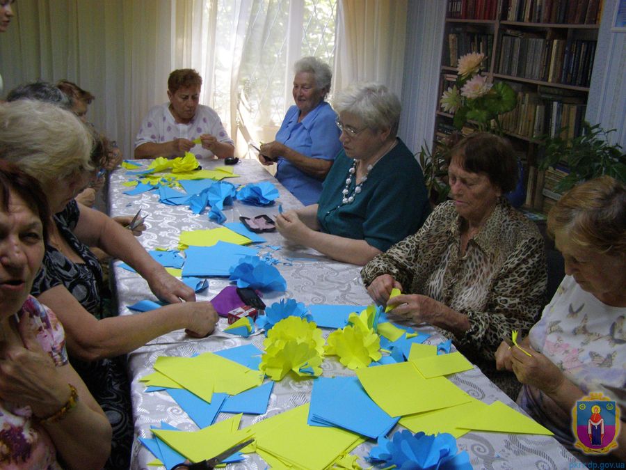 директор училища звітувала перед громадськістю. Зображення 1