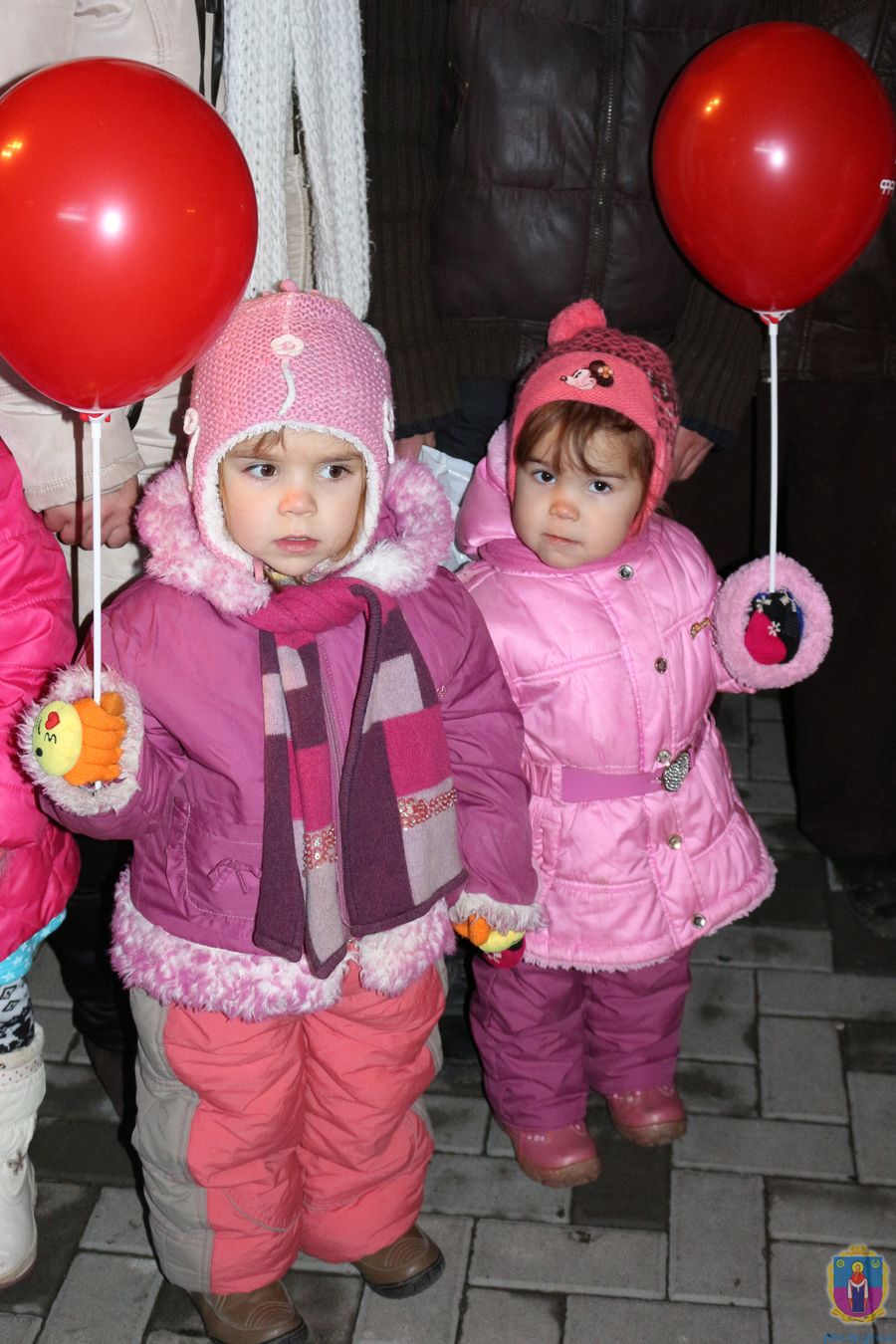 головна ялинка покрова запалила свої вогні. Зображення 7
