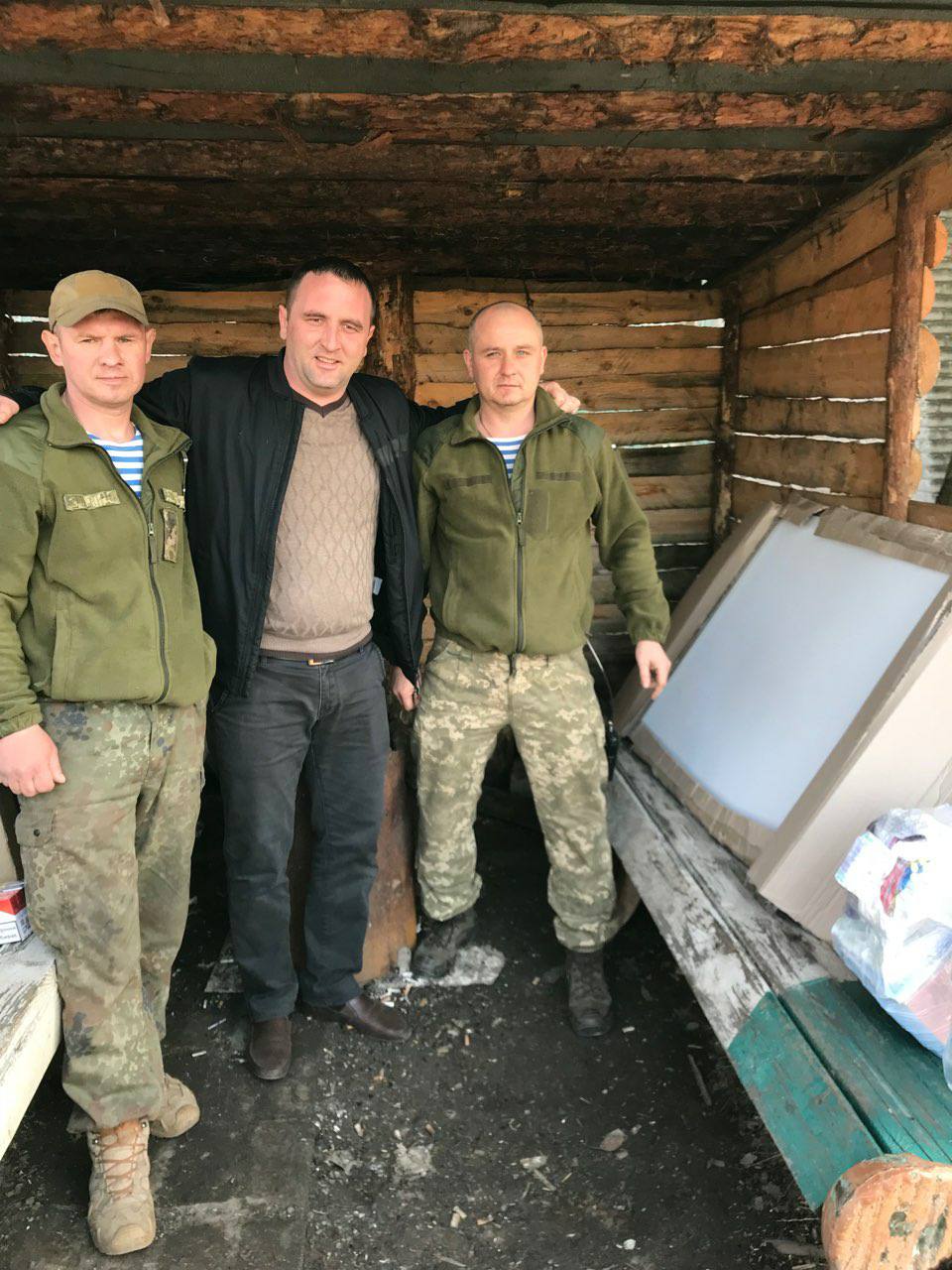 місто передало у зону ато великодні подарунки. Зображення 1