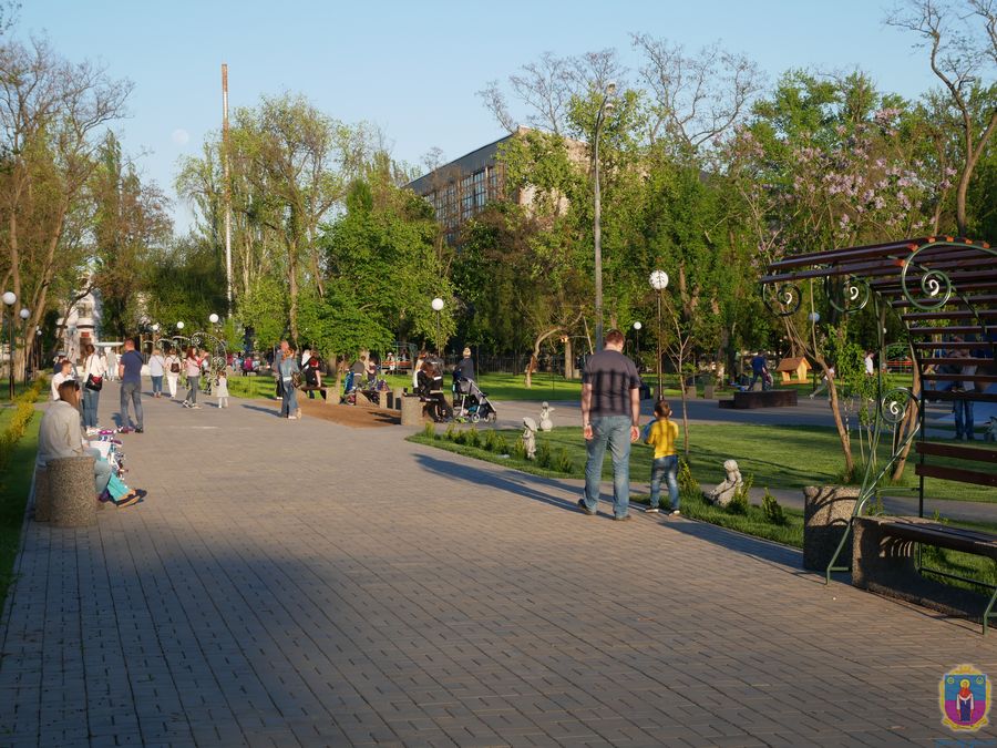 у центральному парку відкрито суботні кіносеанси . Зображення 4