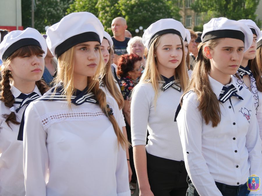 легкоатлетична естафета, огляд-конкурс строю та пісні, мелодії духового оркестру – покров зустрів 73-у річницю перемоги. Зображення 9