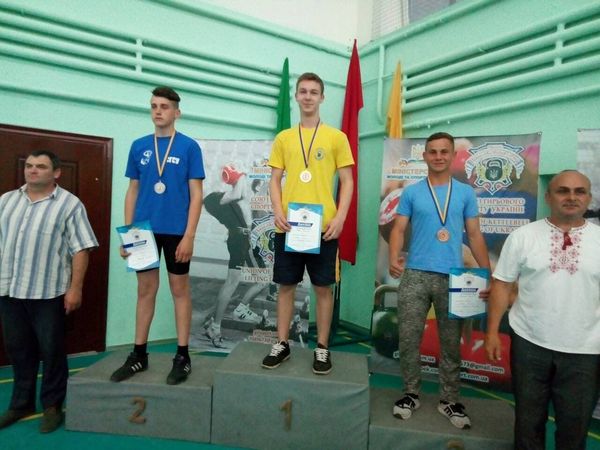 переможний травень юних спортсменів покрова. Зображення 4