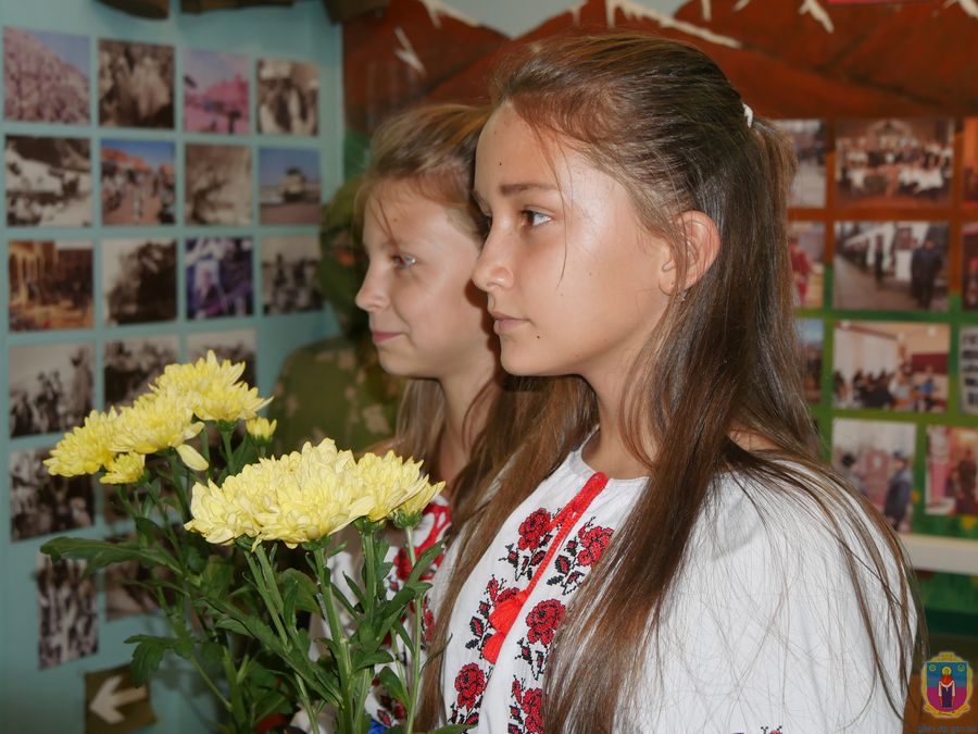 у покрові пройшли заходи з нагоди 25-ї річниці від дня смерті бориса мозолевського. Зображення 1