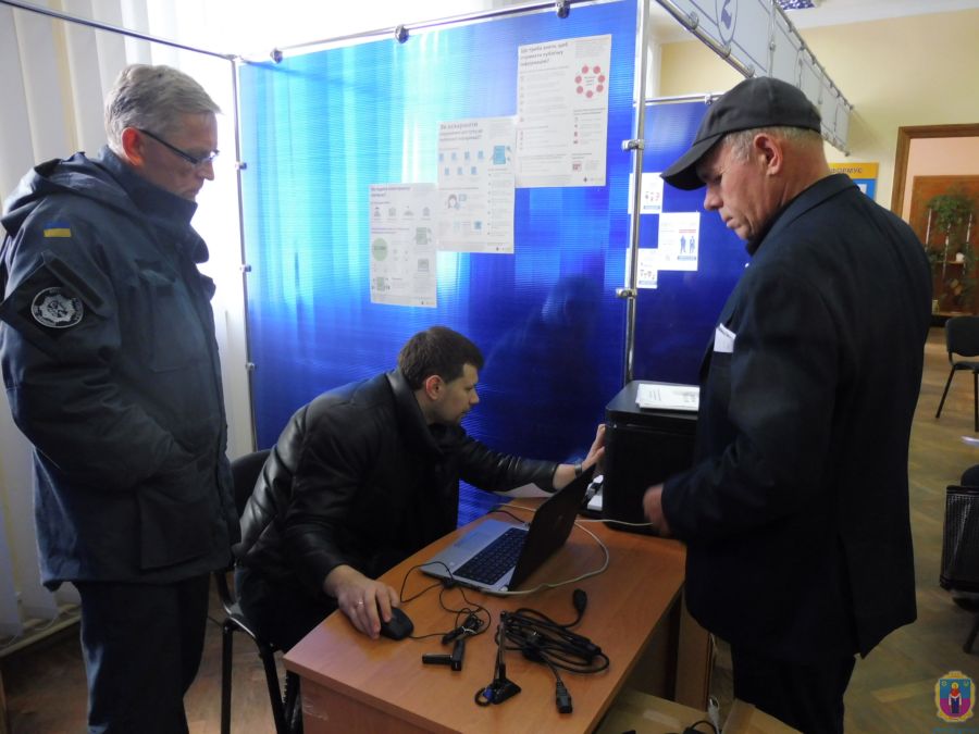 близько двадцяти покровчан скористалися послугами мобільного офісу мвс. Зображення 1