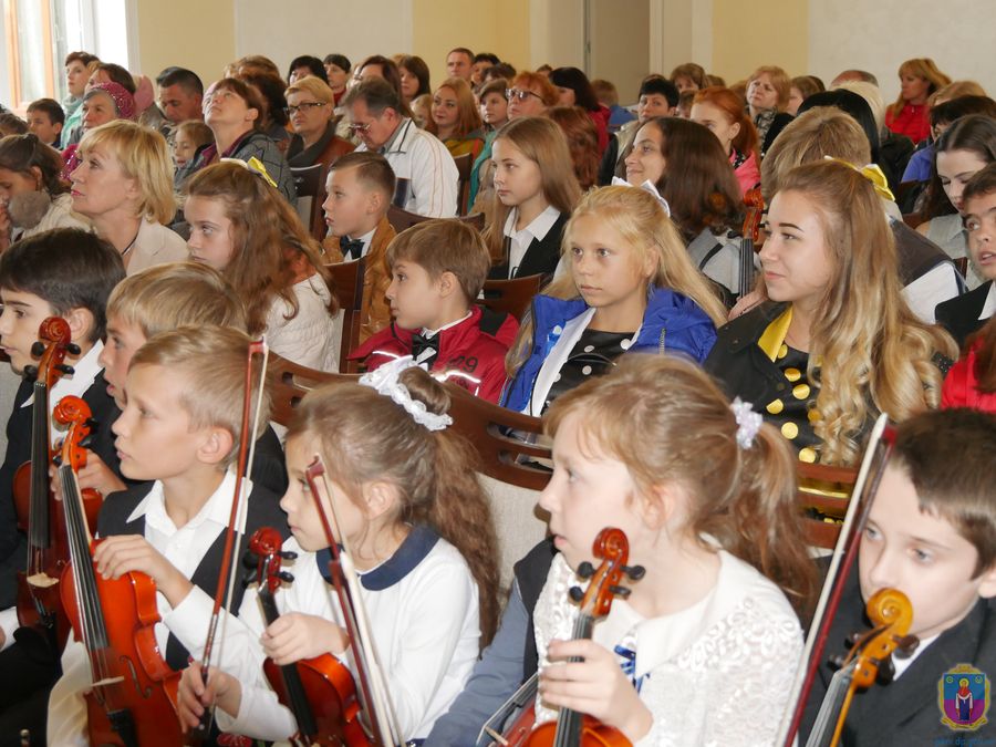 в оновленій залі школи мистецтв знову залунала музика. Зображення 4