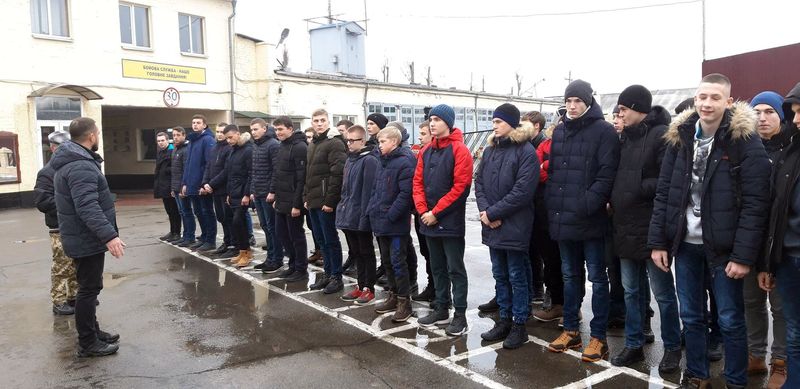 старшокласники покрова побували в гостях у нацгвардійців. Зображення 1