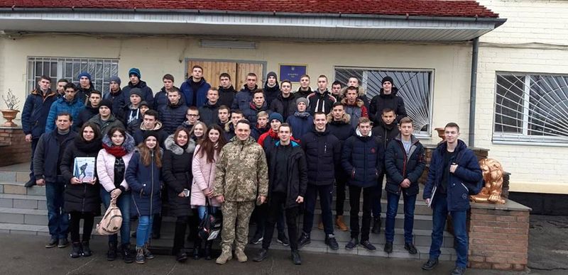 старшокласники покрова побували в гостях у нацгвардійців. Зображення 3