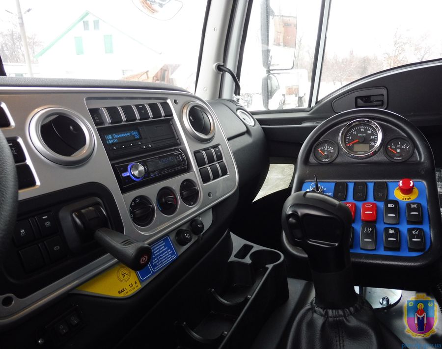 парк спеціалізованої комунальної техніки поповнився новим авто. Зображення 4